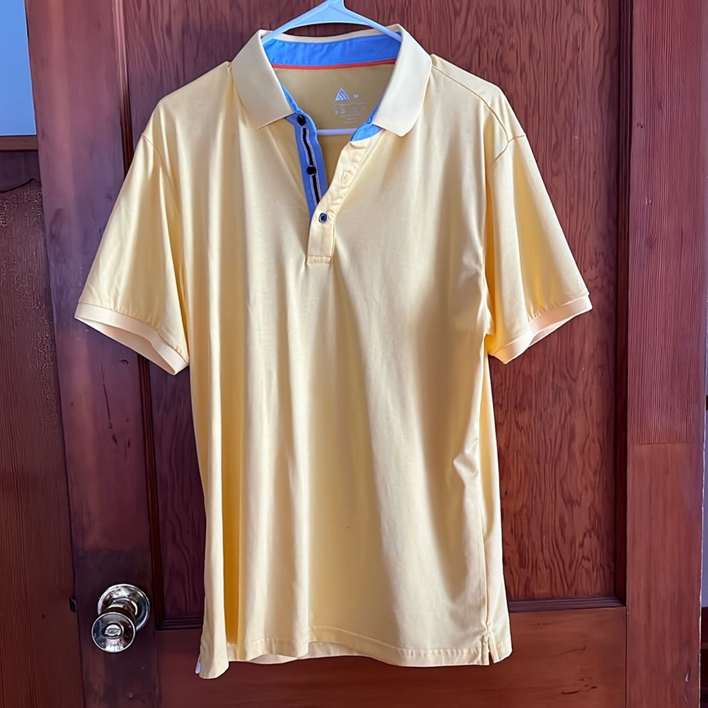 Moisture wicking mens dress shirt